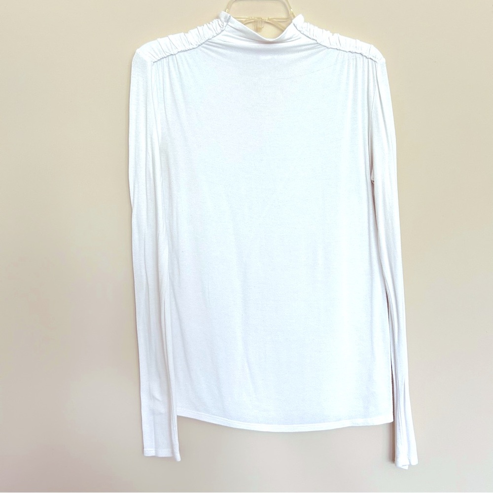 ♦️JW Style Women’s White Fitted Long Sleeve Mock Neck Top
